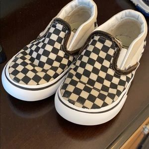 Checkered vans slip on